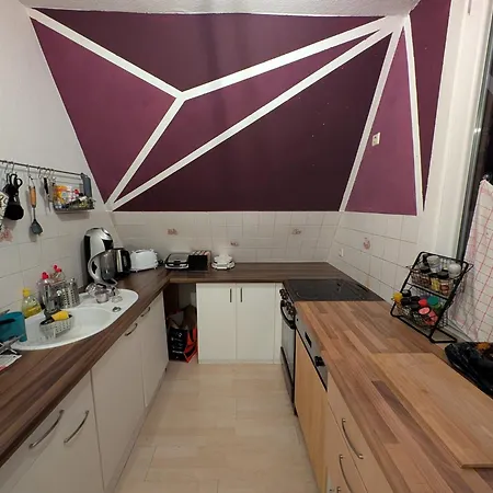 Homestay Gemuetliches Zimmer In Zentr Lage 15 Min Zum Hbf Stuttgart
